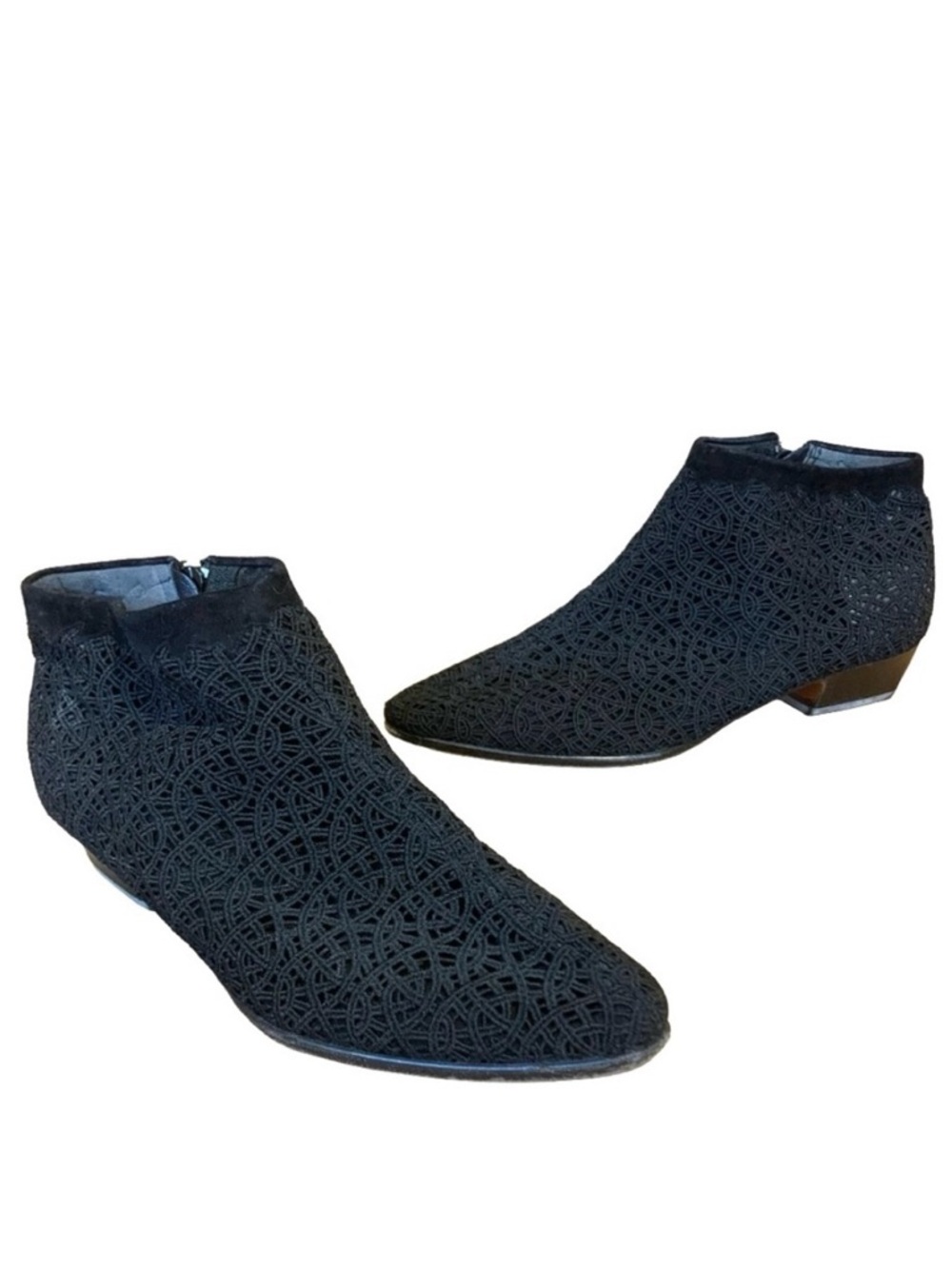 VINTAGE CASADEI BLACK AND WOVEN MESH & LEATHER BOOTIES (37)